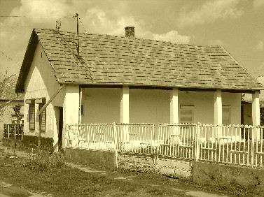 Kép: Dicsõ Károlyék háza. Itt voltak az elsõ összejövetelek.